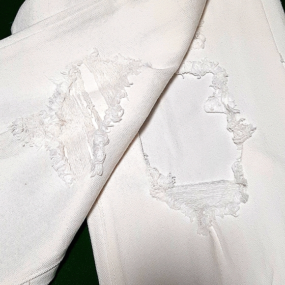White Distressed Jeans 29in leg 30waste New no tags - Picture 2 of 5